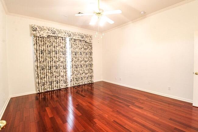 Building Photo - 121 Antler Cir
