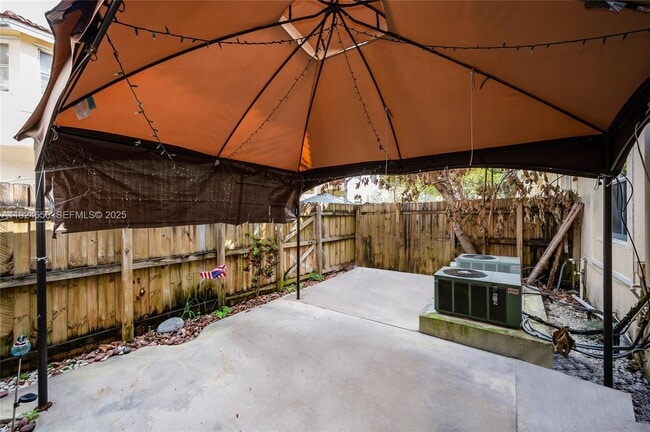 Building Photo - 1535 SE 26th St