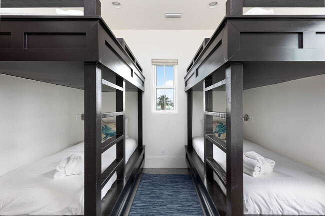 Building Photo - 218 George C Wallace Blvd