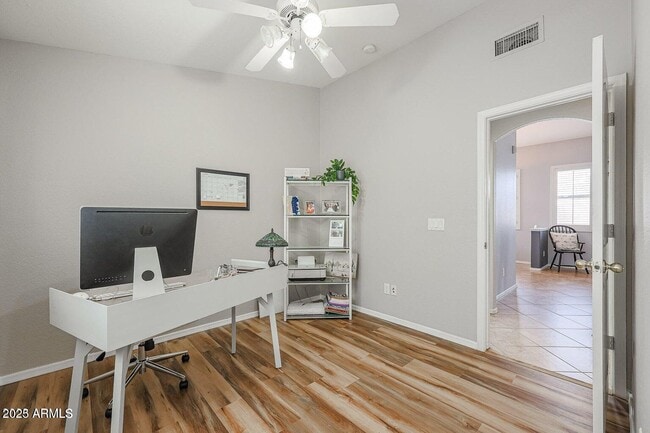 Building Photo - 4013 E Ironhorse Rd