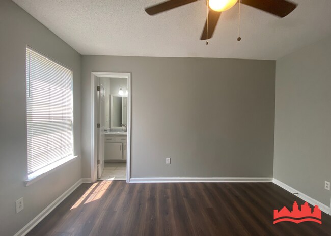 Building Photo - 3930 Chelsea Hill Dr