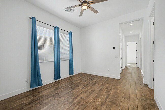 Building Photo - 13103 N 174th Dr