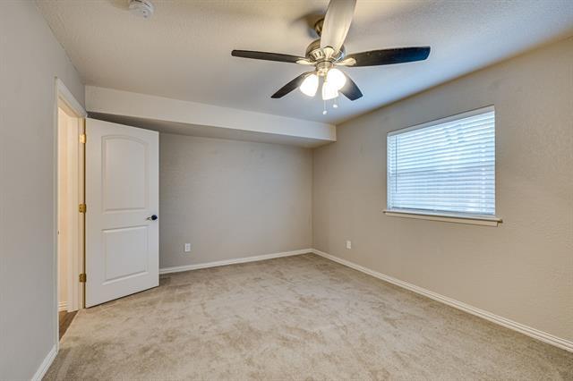 Building Photo - 2101 Warwick Dr