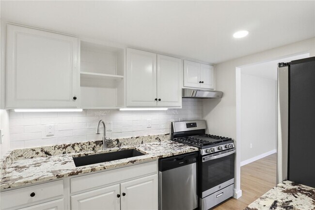 Building Photo - 1474 Marsh Rd