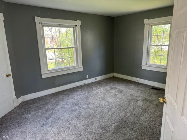 Building Photo - 603 E Clyde St