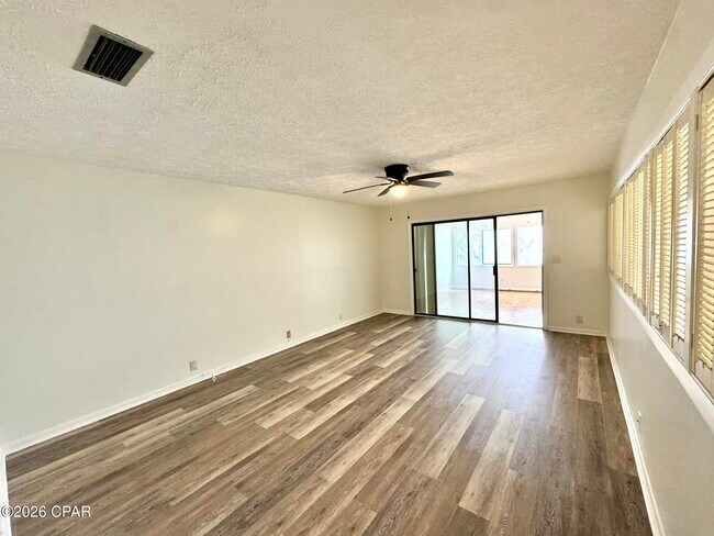 Building Photo - 300 Cherry St