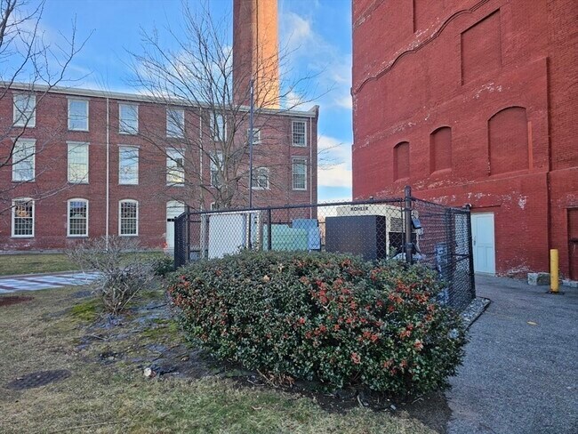 Building Photo - 35 Riverwalk Way