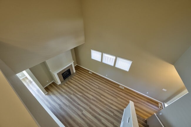 Building Photo - ARTS & CRAFTS GORGEOUS 2 STORY 3 BEDROOM + OFFICE 2.5 BATH. POOL, CLUBHOUSE, TENNIS INCLUDED!