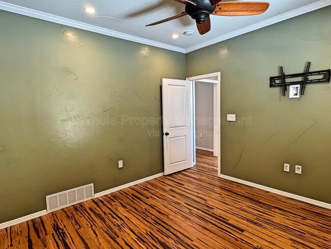 Building Photo - 5680 W 9th Ave