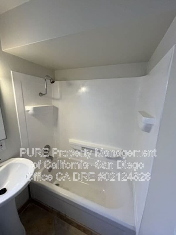 Building Photo - 4337 Utah St