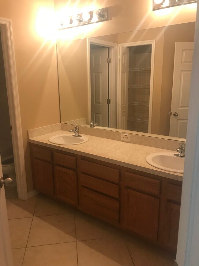 Building Photo - 19239 Stone Hedge Dr