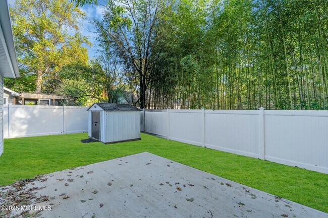 Building Photo - 185 Elmwood Rd