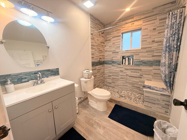 Building Photo - 19 Scarlett Ln