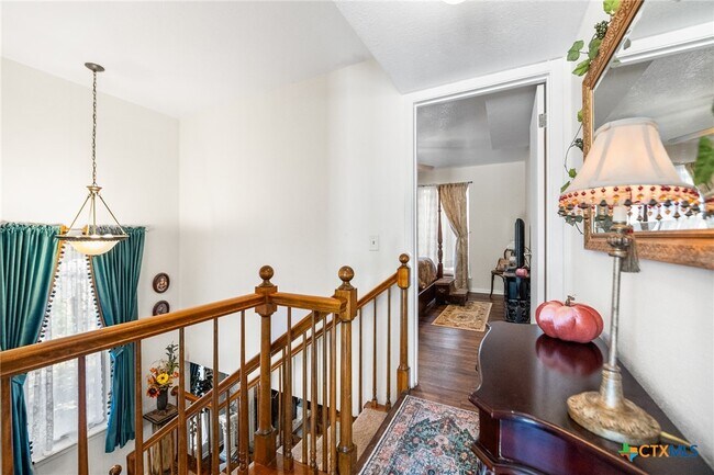 Building Photo - 619 Strings Dr