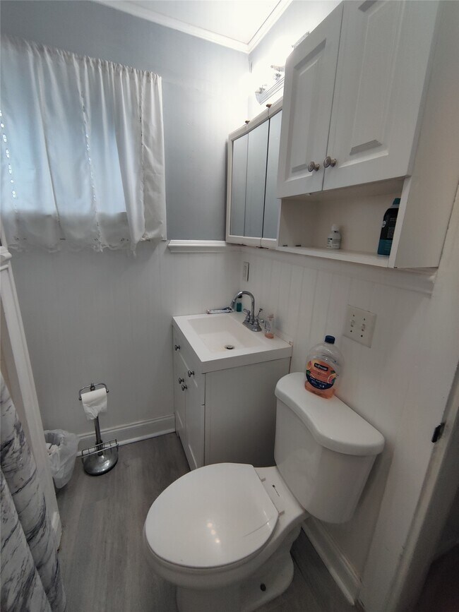 Building Photo - 51 Allen St