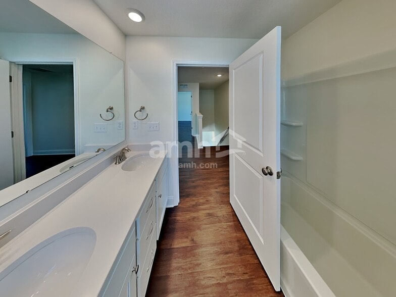 Building Photo - 8053 Minnow Trl
