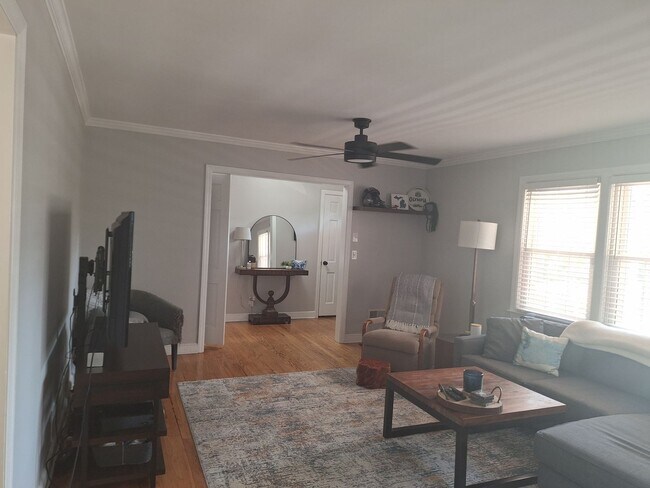 Building Photo - Magnificent Four Bedroom Home - Minutes Away from Numerous Attractions!