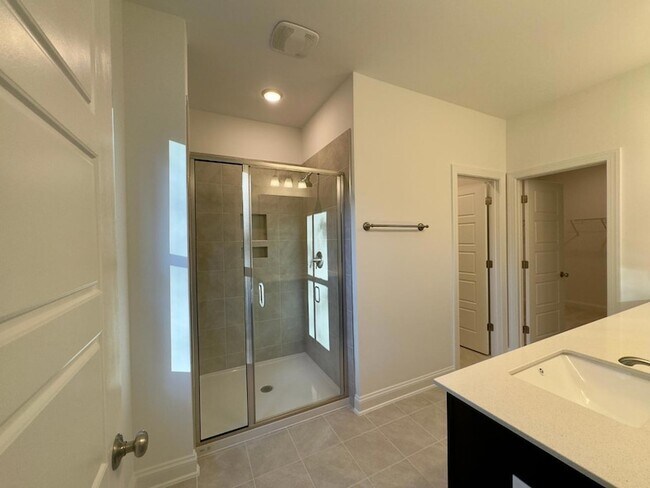 Building Photo - 2126 Maggie Vly Dr