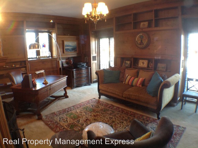 Building Photo - 1 W Penmarch Pl