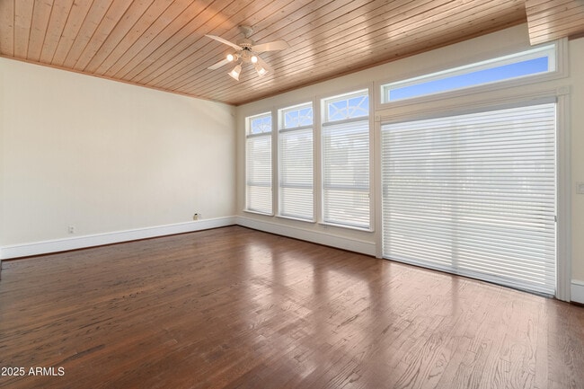 Building Photo - 5820 W Del Lago Cir