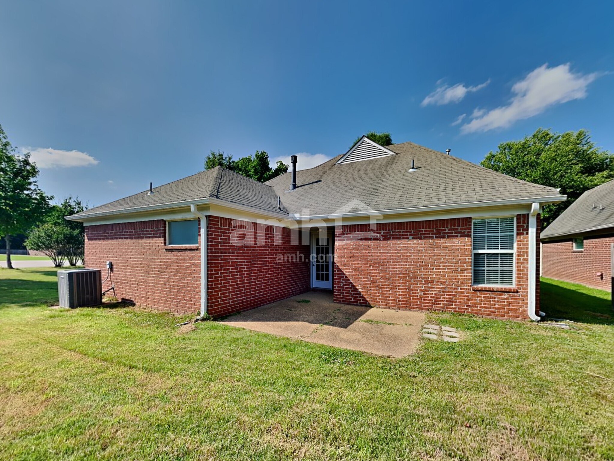 Building Photo - 4453 Graham Lake Dr