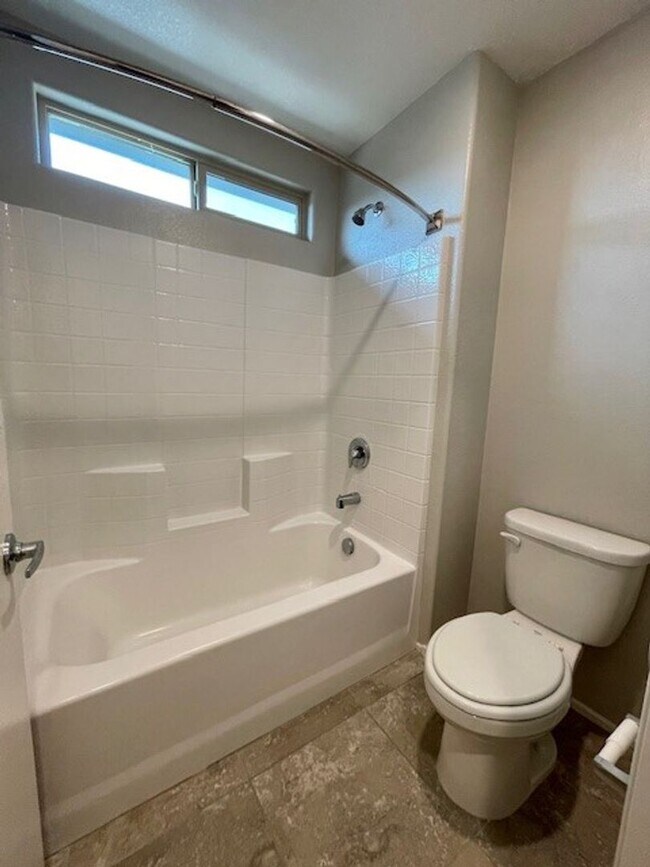Building Photo - Beautiful South West Home-Coming Soon-8/21/26!