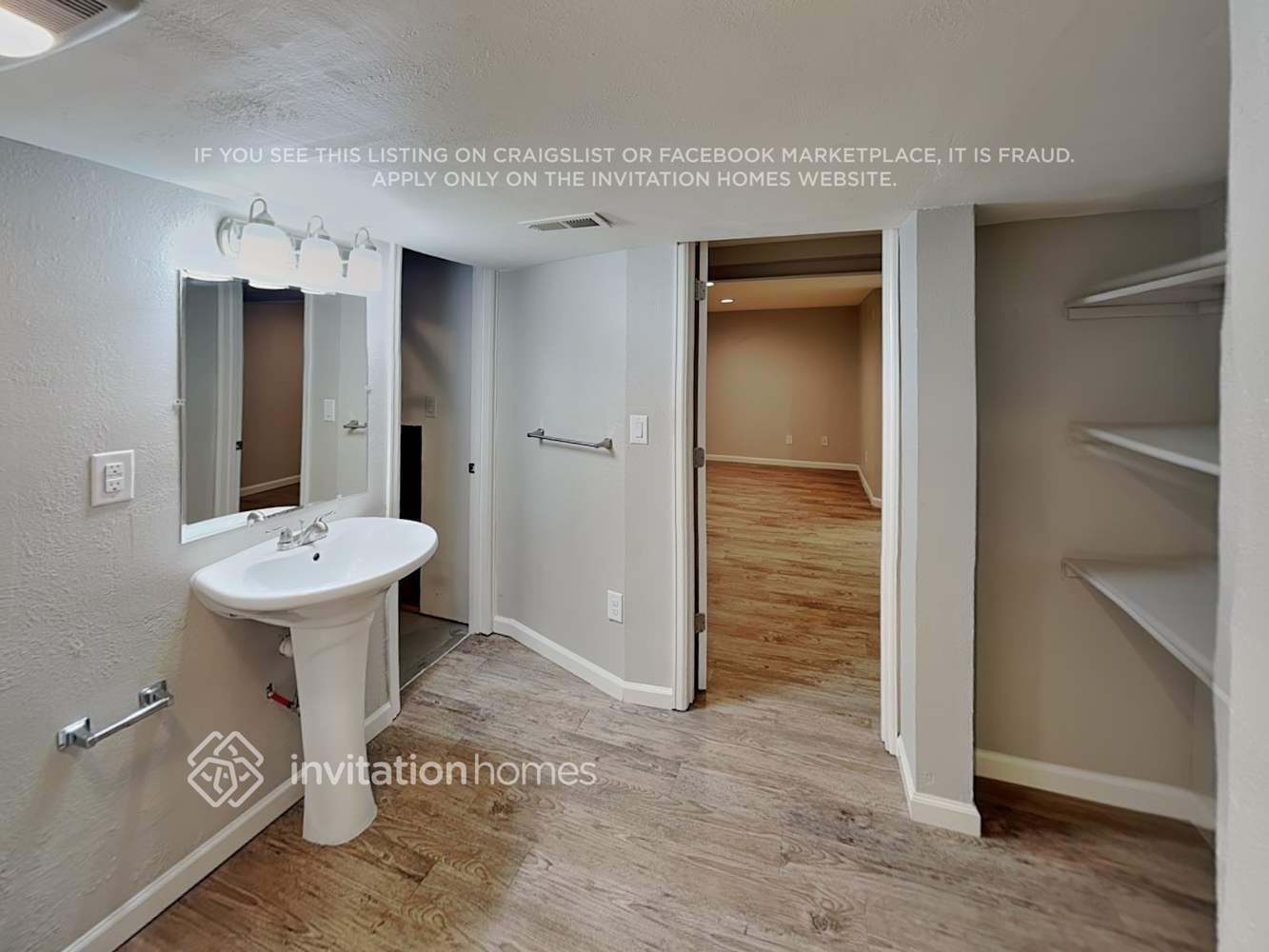 Building Photo - 4120 E 134th Dr