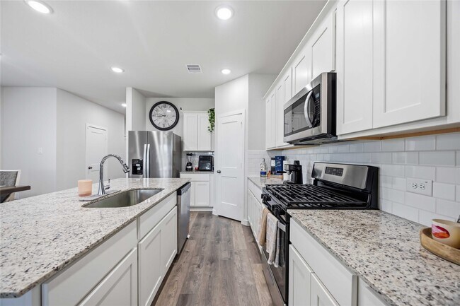 Building Photo - 11623 Prosperity Dr