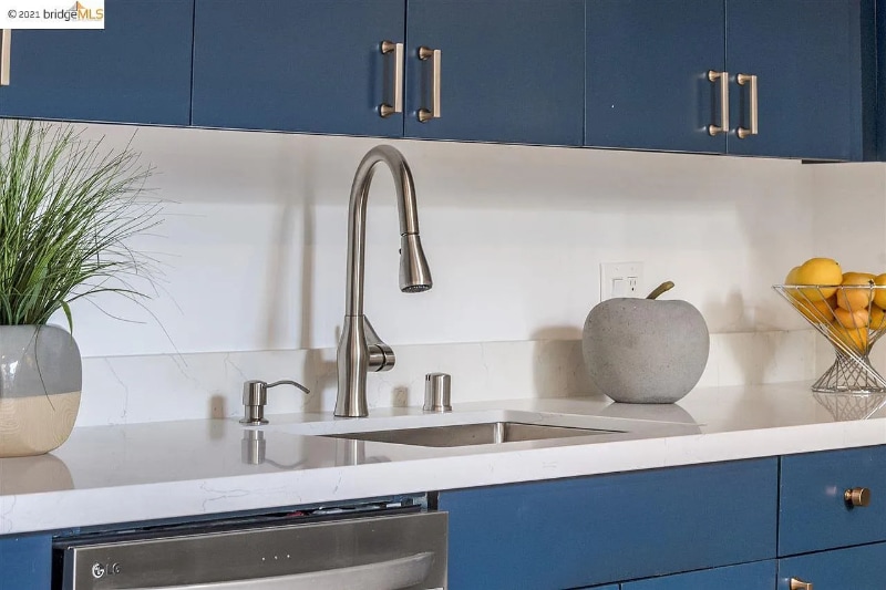 Building Photo - 311 Oak St