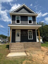 Building Photo - 1203 Fern St