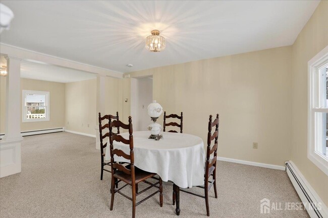 Building Photo - 28 Sedgwick St