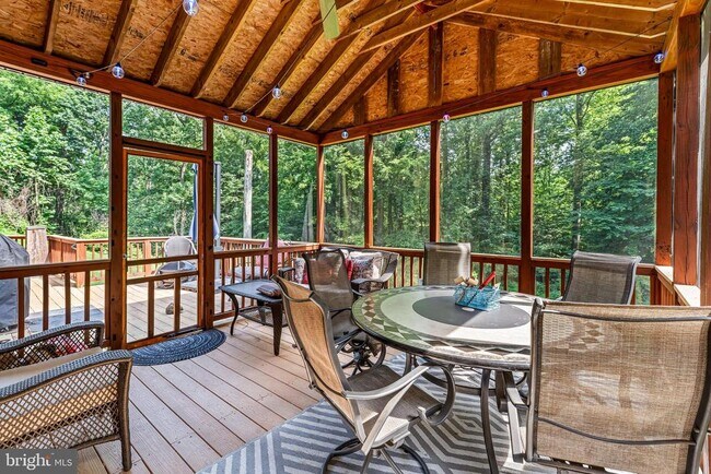 Building Photo - 10870 Hammond Dr