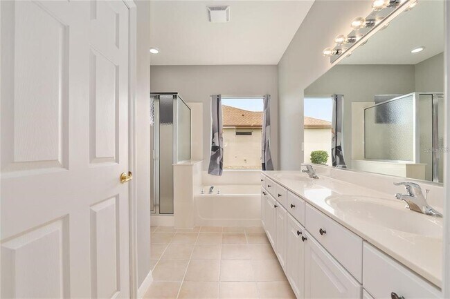 Building Photo - 9244 SE 128th St