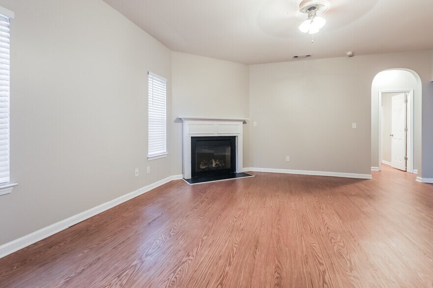 Building Photo - 1115 Watercourse Way