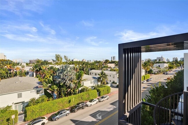 Building Photo - 1030 15th St