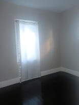 Building Photo - 9909 Dunlap Ave