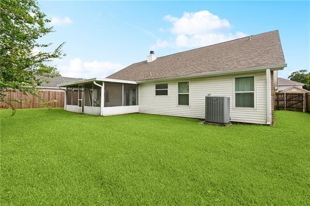Building Photo - 310 Oakley Ln