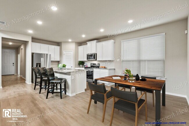 Building Photo - 2000 Plum Pk