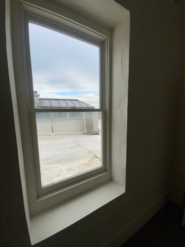 Building Photo - 368 Broadway