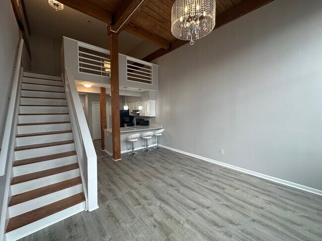 Building Photo - 25 Grand St