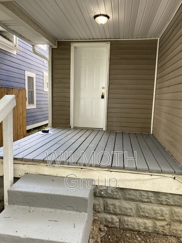 Building Photo - 1129 N Rural St