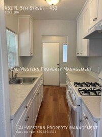 Building Photo - 452 N 5th St
