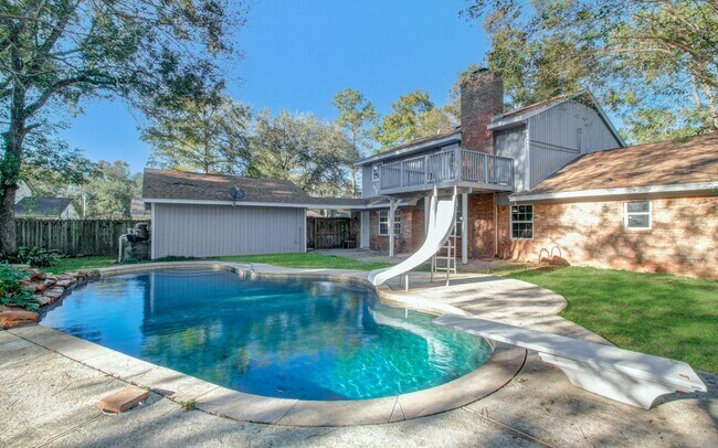 Building Photo - 590 River Plantation Dr