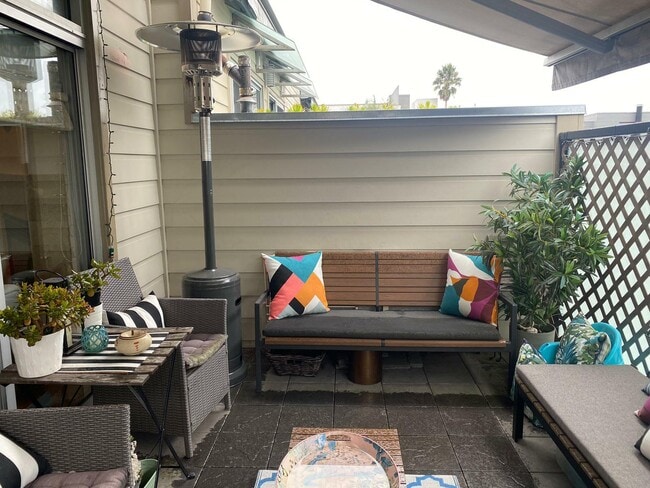 Building Photo - 525 Gough St