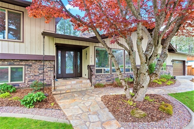 Building Photo - 10101 N Pines Rd