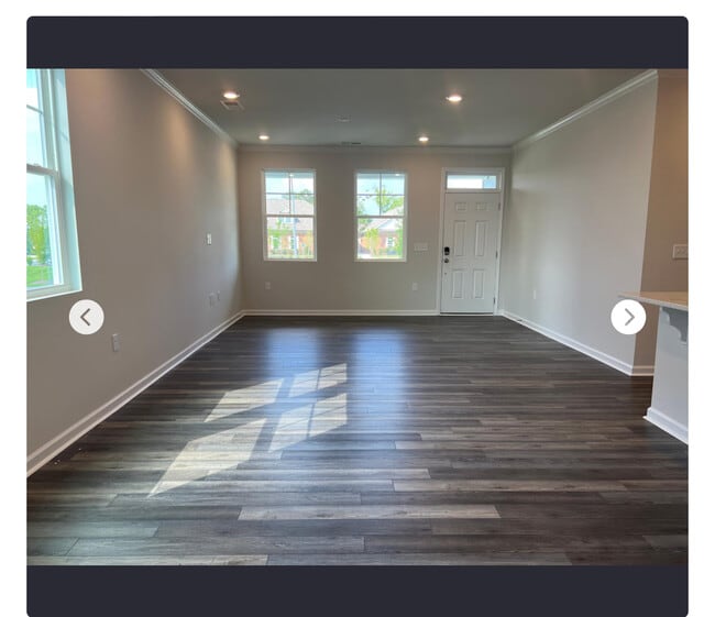 Building Photo - 5130 Anamosa St