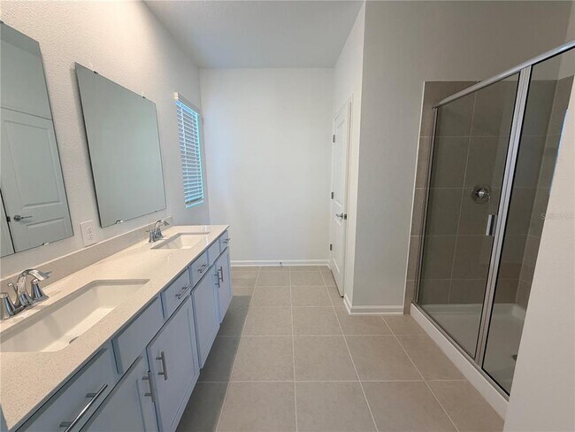 Building Photo - 7420 OLIVEWOOD Ave