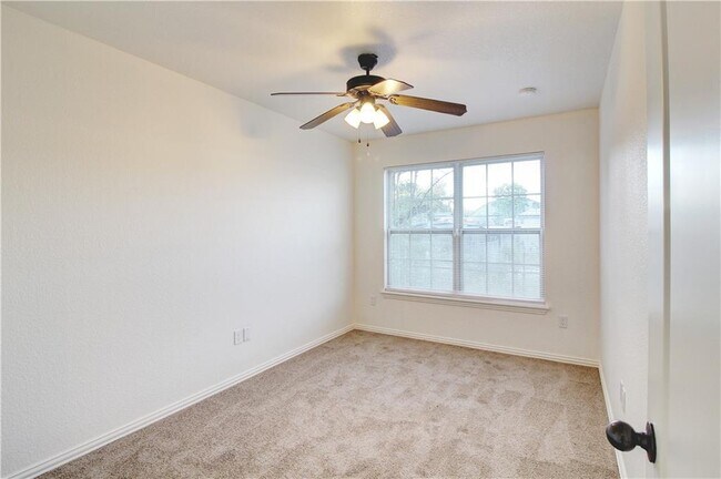 Building Photo - 767 W Sandy Beach Ln