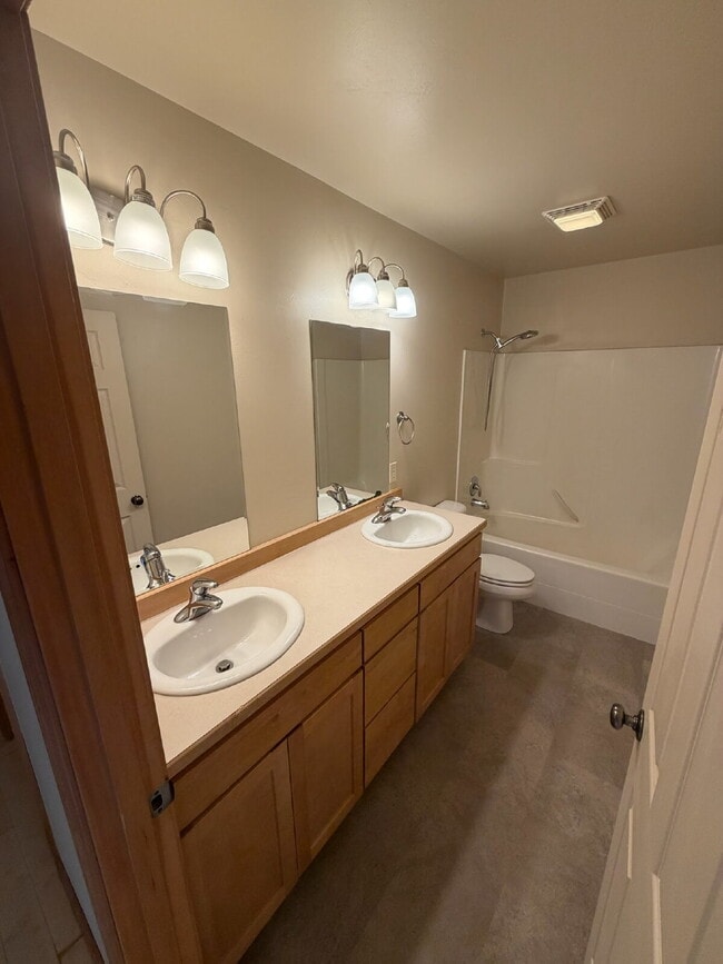 Building Photo - 1460 Juniper St