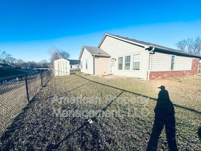 Building Photo - 2832 S 138th E Ave